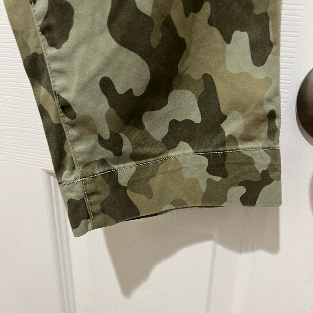 Gap Straight Khaki High Rise Camo Pants Womens Size 8 Green Chino Twill - Picture 5 of 8